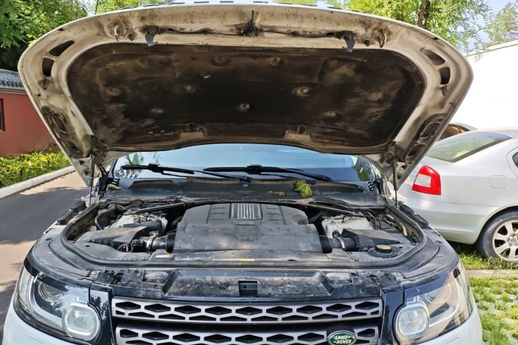 Used Land Rover Range Sport 2017 3.0 V6 SC SE Engine Bay