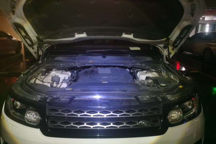 Used Land Rover Range Sport  Engine Bay