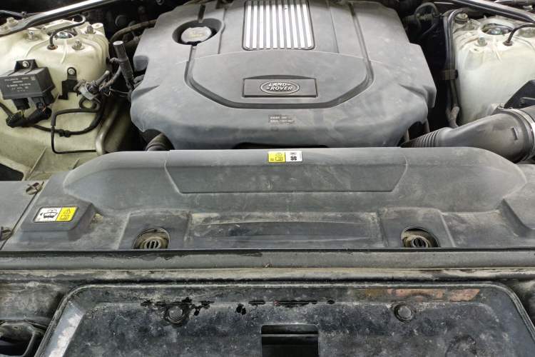 Used Land Rover Range Sport  Engine Bay