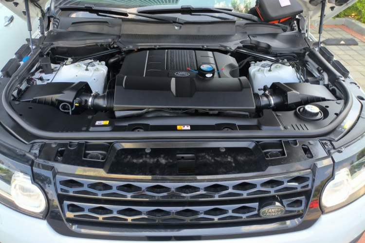 Used Land Rover Range Sport 2017 3.0 SC V6 HSE DYNAMIC Engine Bay