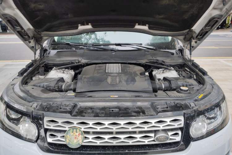 Used Land Rover Range Sport 2017 3.0 SC V6 HSE Engine Bay