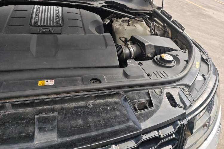 Used Land Rover Range Sport 2017 3.0 SC V6 SE Engine Bay Left