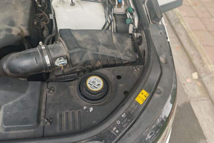 Used Land Rover Range Sport  Engine Bay Left