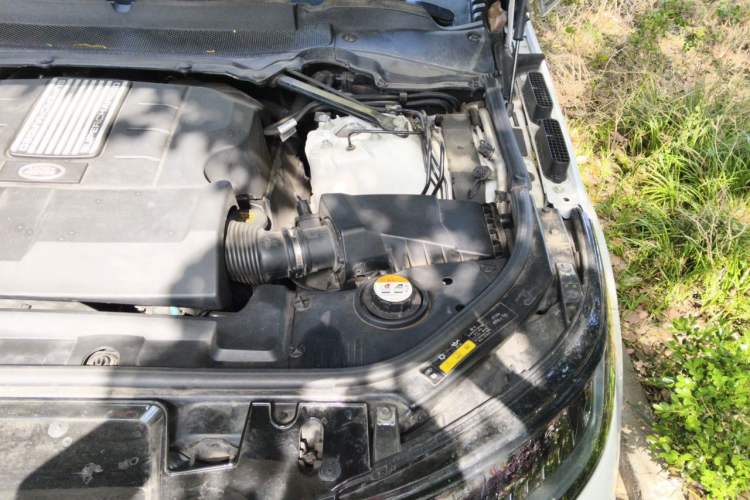 Used Land Rover Range Sport 2017 3.0 SC V6 HSE Engine Bay Left
