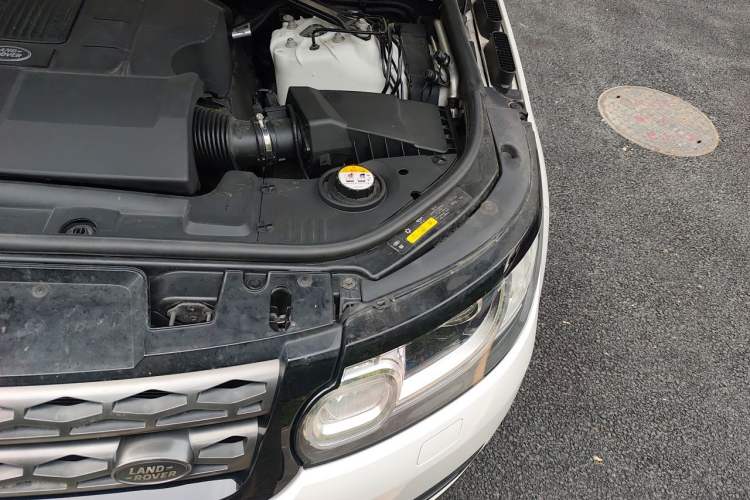 Used Land Rover Range Sport 2017 3.0 SC V6 SE Engine Bay Left