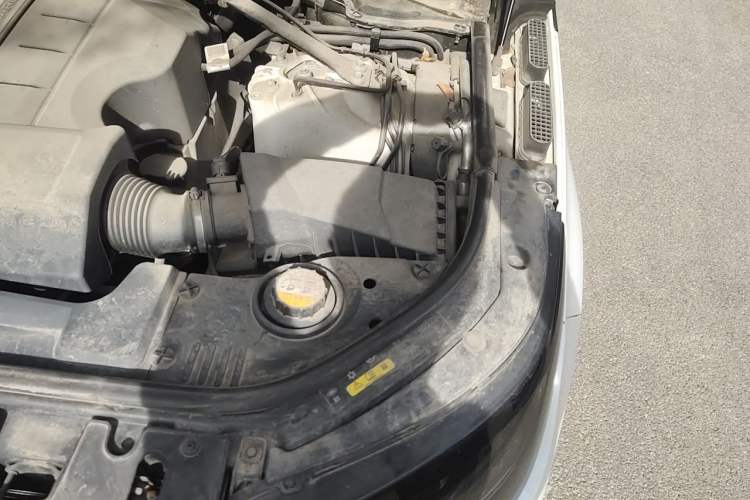 Used Land Rover Range Sport 2017 3.0 SC V6 SE Engine Bay Left