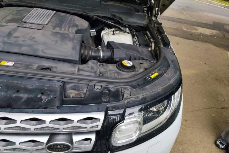 Used Land Rover Range Sport 2017 3.0 SC V6 HSE Engine Bay Left