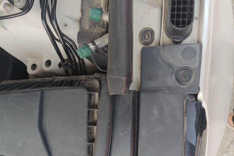 Used Land Rover Range Sport  Engine Bay Left