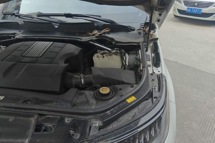 Used Land Rover Range Sport  Engine Bay Left