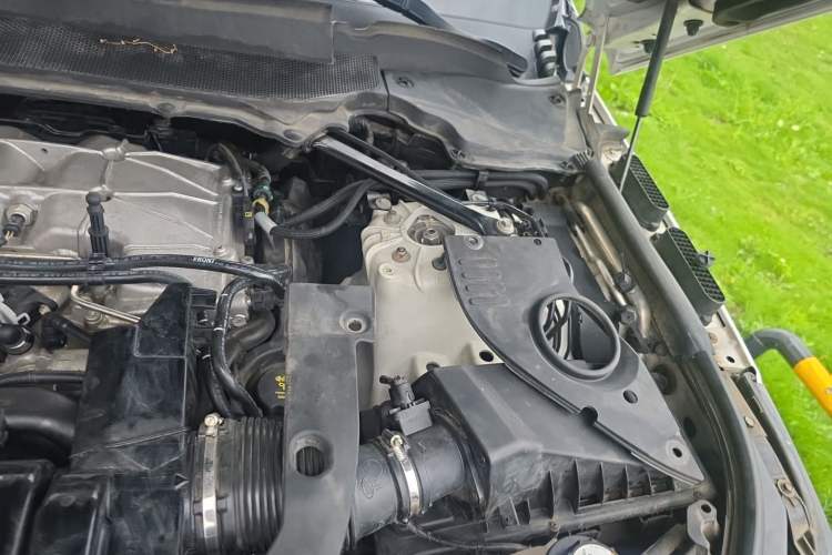 Used Land Rover Range Sport 2017 3.0 SC V6 HSE Engine Bay Left