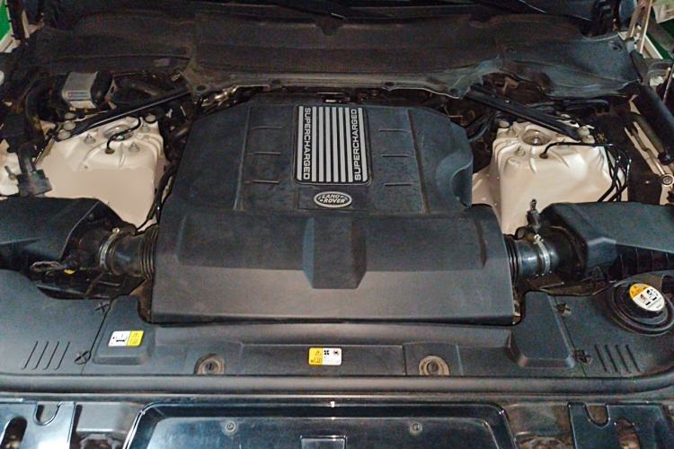 Used Land Rover Range Sport 2017 3.0 SC V6 HSE DYNAMIC Engine Bay