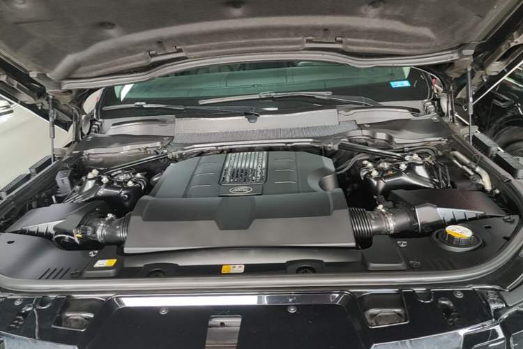 Used Land Rover Range Sport 2017 3.0 SC V6 SE Engine Bay