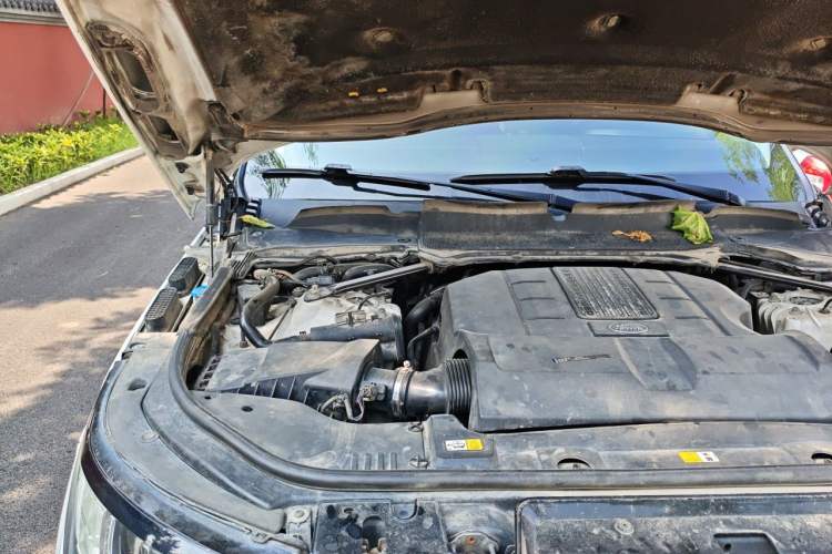 Used Land Rover Range Sport 2017 3.0 V6 SC SE Engine Bay Right