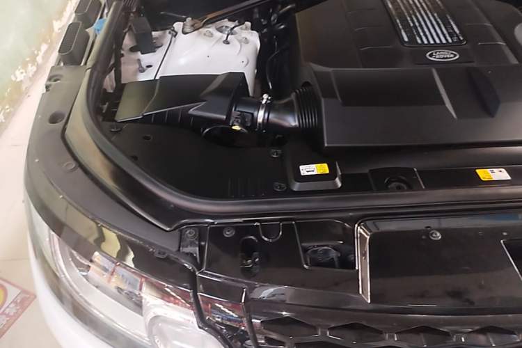 Used Land Rover Range Sport 2017 3.0 SC V6 HSE DYNAMIC Engine Bay Right
