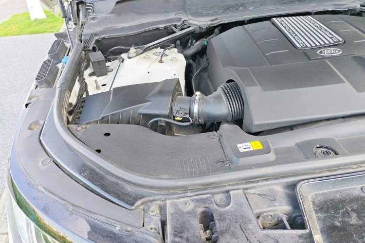 Used Land Rover Range Sport 2017 3.0 SC V6 HSE DYNAMIC Engine Bay Right
