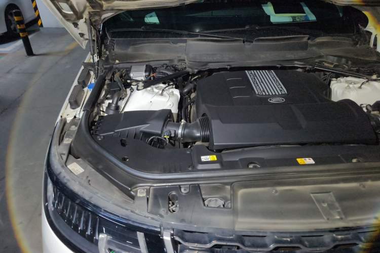 Used Land Rover Range Sport 2017 3.0 SC V6 SE Engine Bay Right
