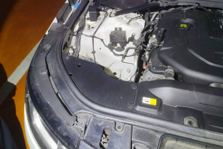 Used Land Rover Range Sport  Engine Bay Right