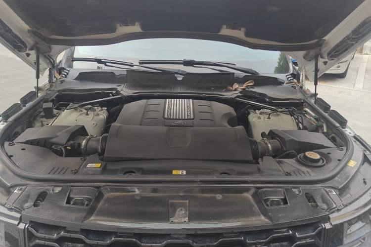 Used Land Rover Range Sport  Engine Bay