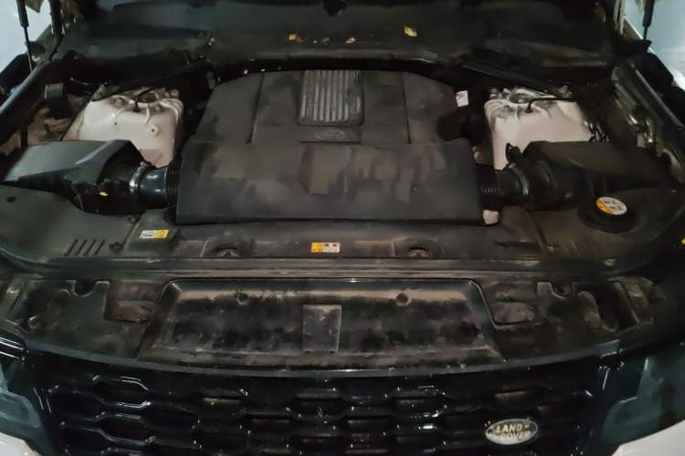 Used Land Rover Range Sport 2017 3.0 SC V6 SE Engine Bay