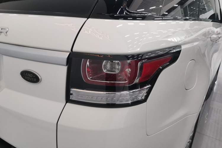 Used Land Rover Range Sport 2017 3.0 SC V6 SE Exterior 3