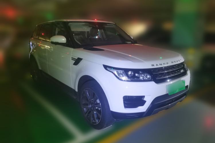 Used Land Rover Range Sport  Front Right 45 Deg