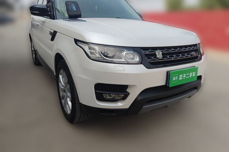 Used Land Rover Range Sport  Front Right 45 Deg