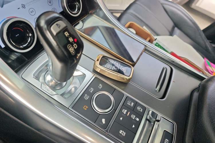 Used Land Rover Range Sport 2017 3.0 SC V6 SE Gear Lever