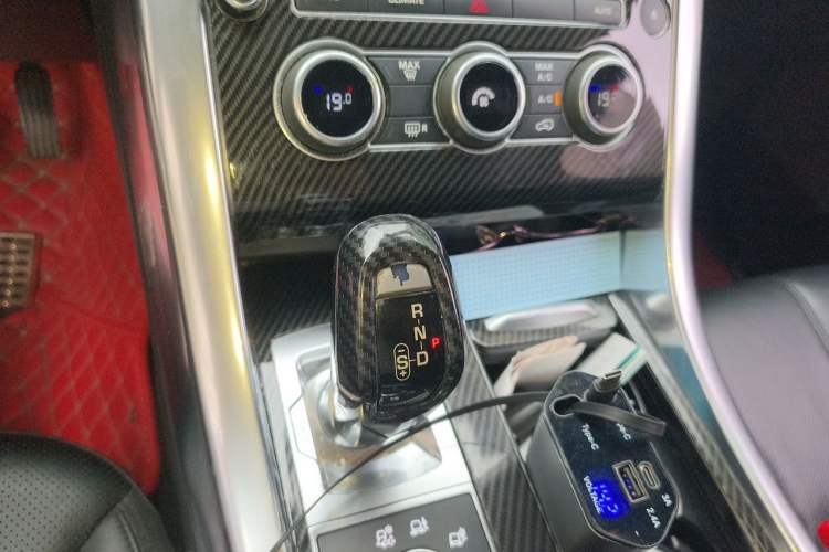 Used Land Rover Range Sport 2017 3.0 SC V6 SE Gear Lever