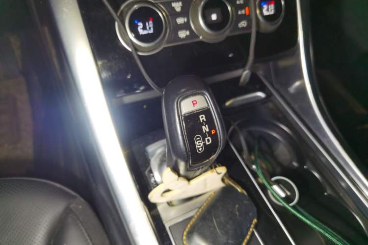 Used Land Rover Range Sport 2017 3.0 SC V6 HSE Gear Lever