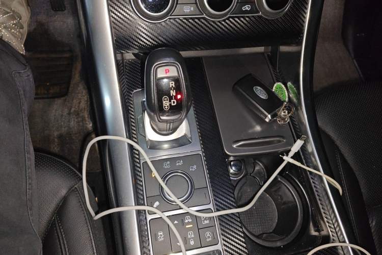 Used Land Rover Range Sport 2017 3.0 SC V6 SE Gear Lever