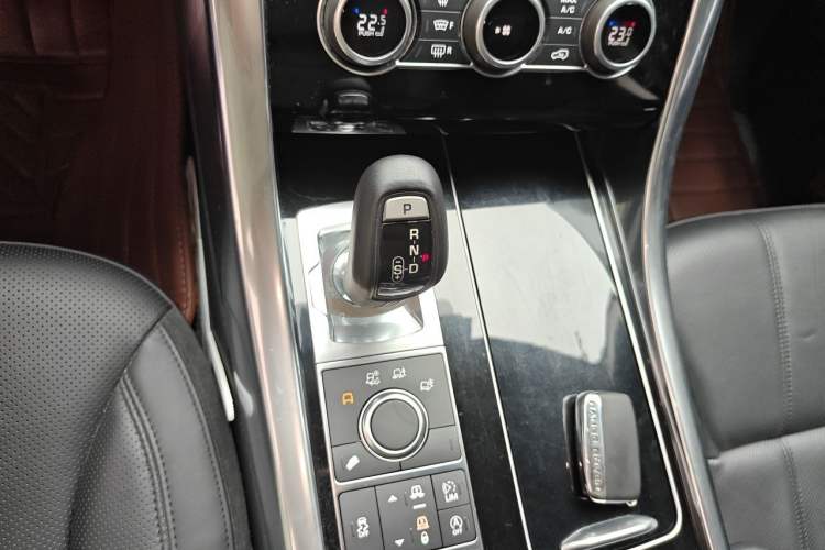 Used Land Rover Range Sport 2017 3.0 SC V6 HSE Gear Lever
