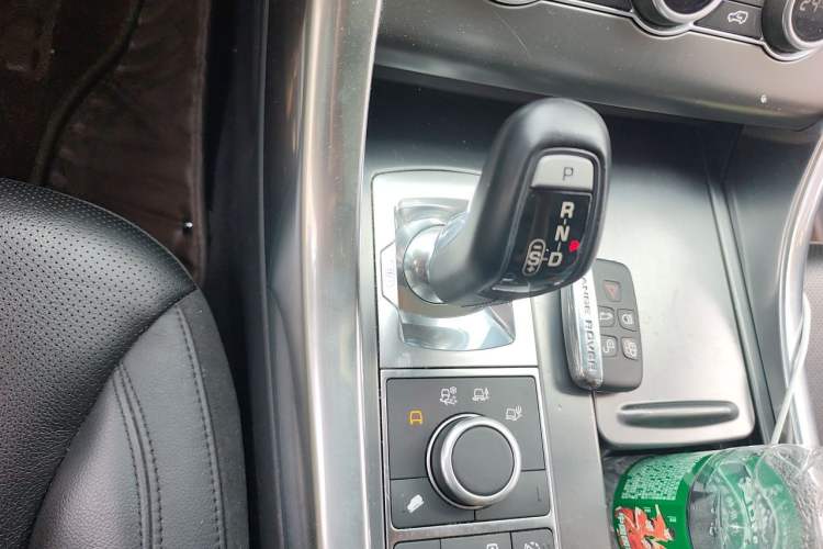 Used Land Rover Range Sport 2017 3.0 SC V6 SE Gear Lever
