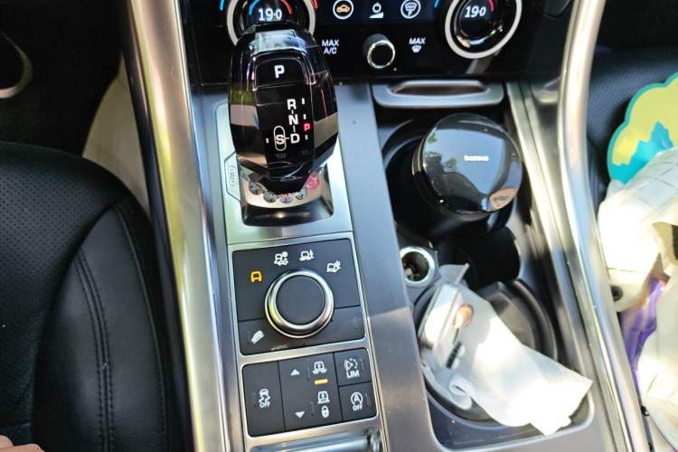 Used Land Rover Range Sport 2017 3.0 SC V6 SE Gear Lever