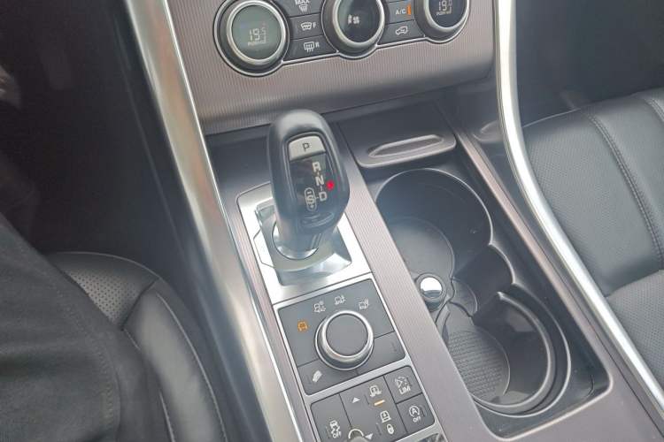 Used Land Rover Range Sport 2017 3.0 SC V6 HSE Gear Lever