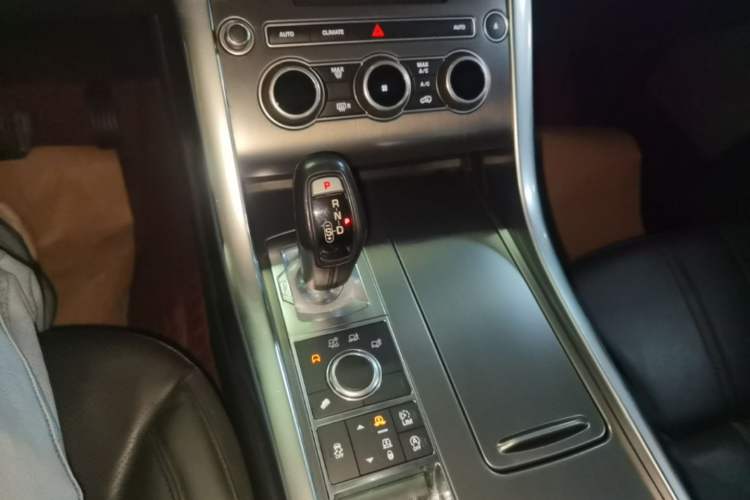 Used Land Rover Range Sport 2017 3.0 SC V6 SE Gear Lever