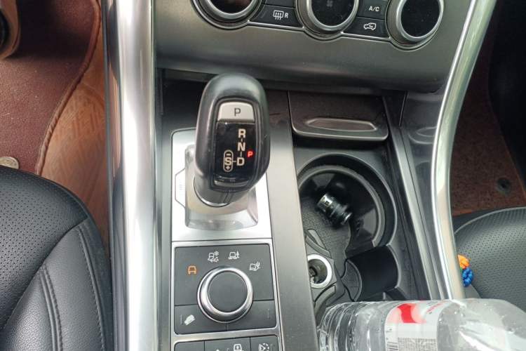 Used Land Rover Range Sport 2017 3.0 SC V6 SE Gear Lever