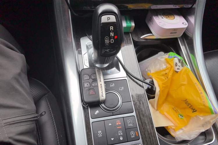 Used Land Rover Range Sport 2017 3.0 SC V6 HSE Gear Lever
