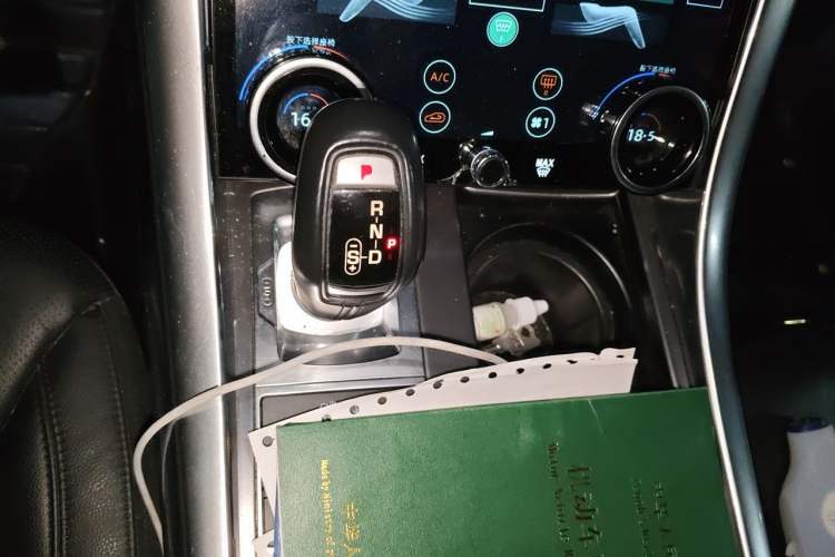 Used Land Rover Range Sport 2017 3.0 SC V6 SE Gear Lever