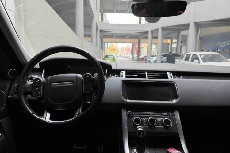 Used Land Rover Range Sport 2017 3.0 SC V6 HSE DYNAMIC Interior 1