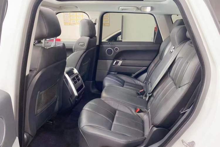 Used Land Rover Range Sport 2017 3.0 SC V6 SE Interior 3