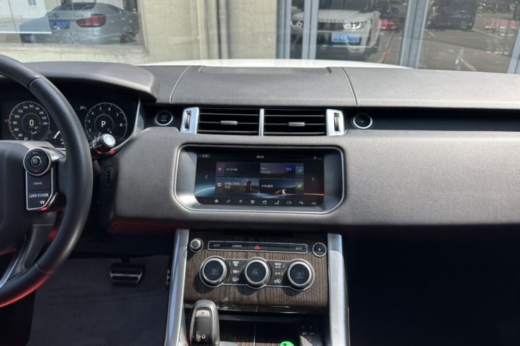 Used Land Rover Range Sport 2017 3.0 SC V6 HSE DYNAMIC Interior 3