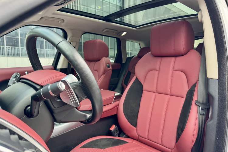Used Land Rover Range Sport 2017 3.0 SC V6 HSE DYNAMIC Interior 4