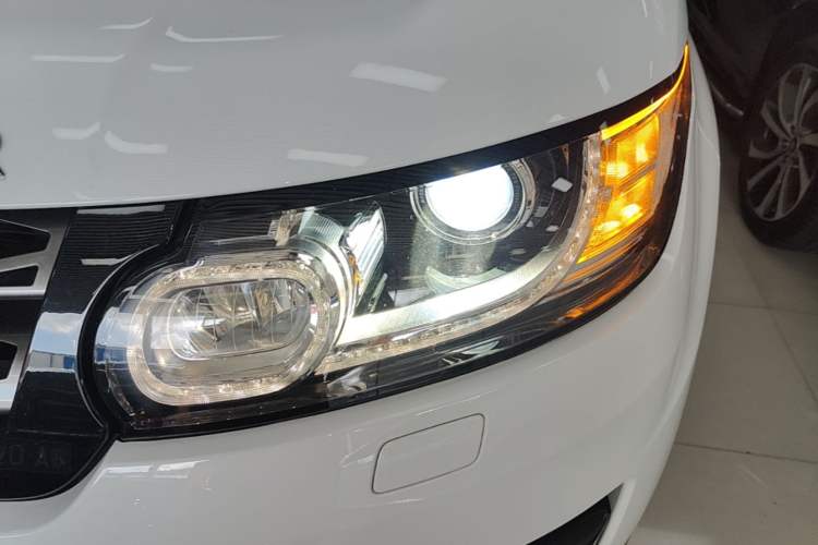 Used Land Rover Range Sport 2017 3.0 SC V6 SE Left Front Headlight