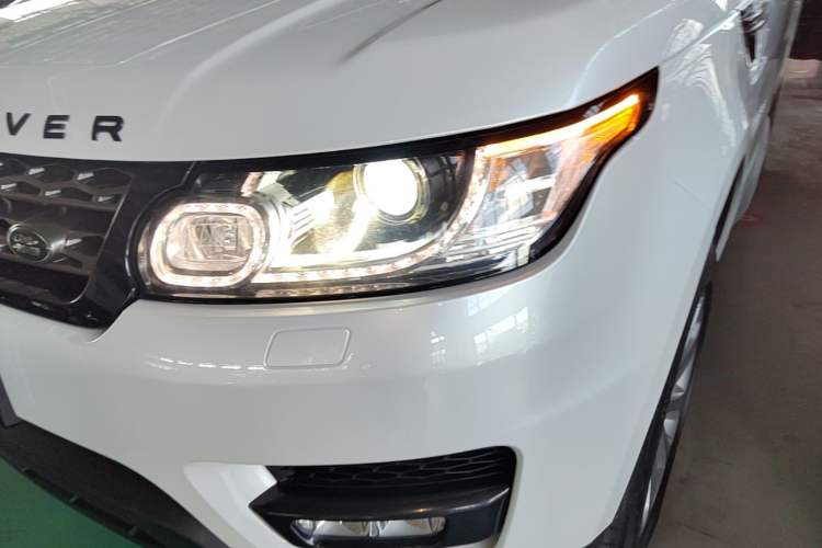 Used Land Rover Range Sport 2017 3.0 SC V6 SE Left Front Headlight