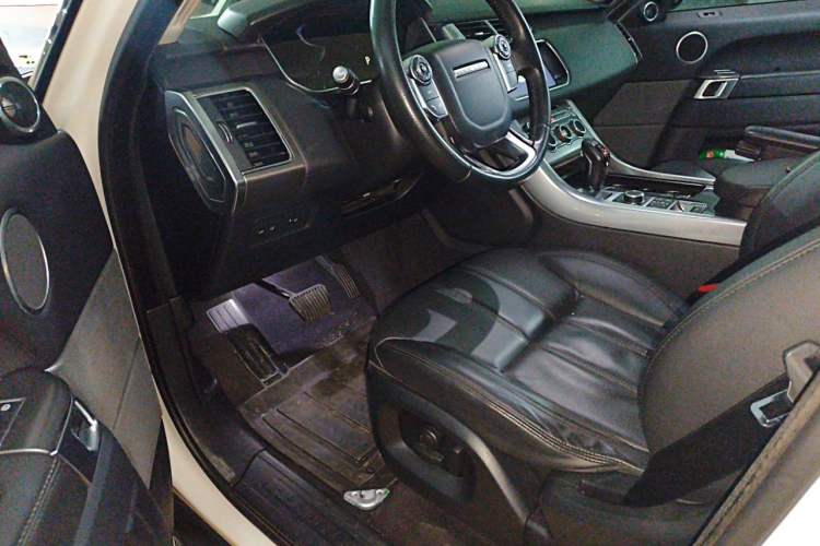 Used Land Rover Range Sport 2017 3.0 SC V6 SE Left Front Seat