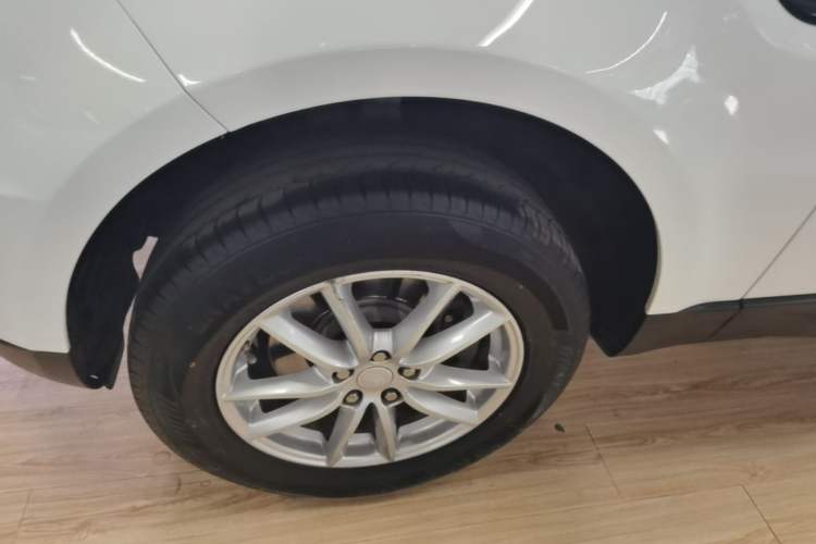 Used Land Rover Range Sport 2017 3.0 SC V6 SE Left Front Wheel Hub