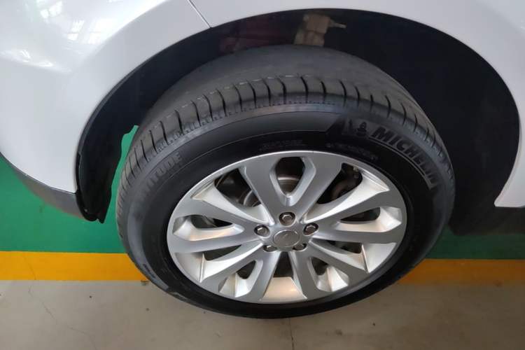 Used Land Rover Range Sport 2017 3.0 SC V6 SE Left Front Wheel Hub