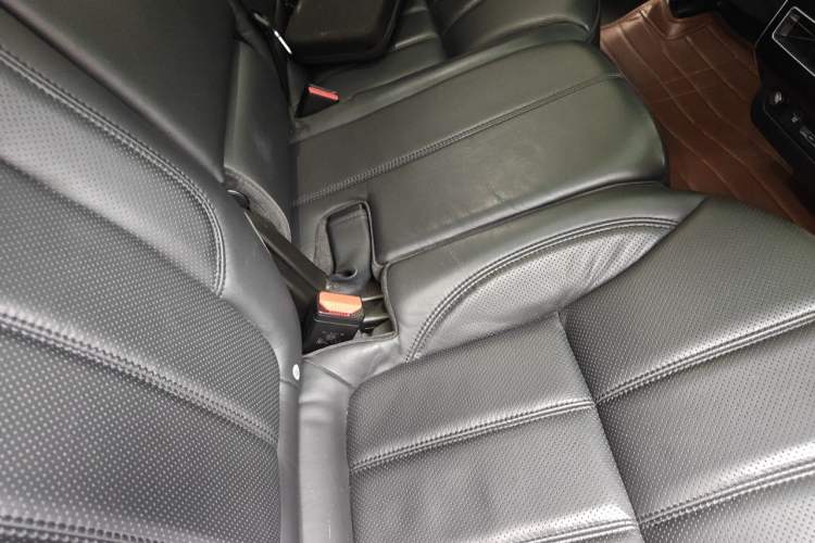 Used Land Rover Range Sport 2017 3.0 SC V6 HSE Left Rear Seat