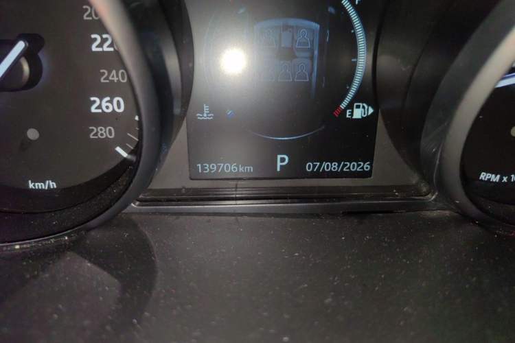 Used Land Rover Range Sport  Odometer Close Up