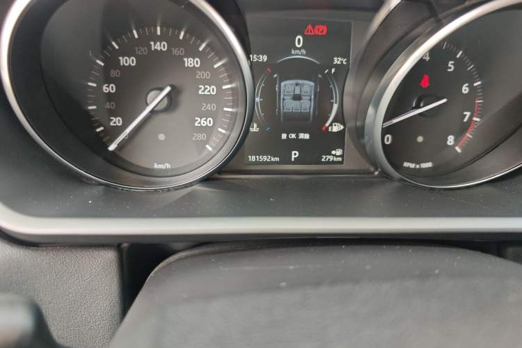 Used Land Rover Range Sport 2017 3.0 SC V6 SE Odometer Close Up